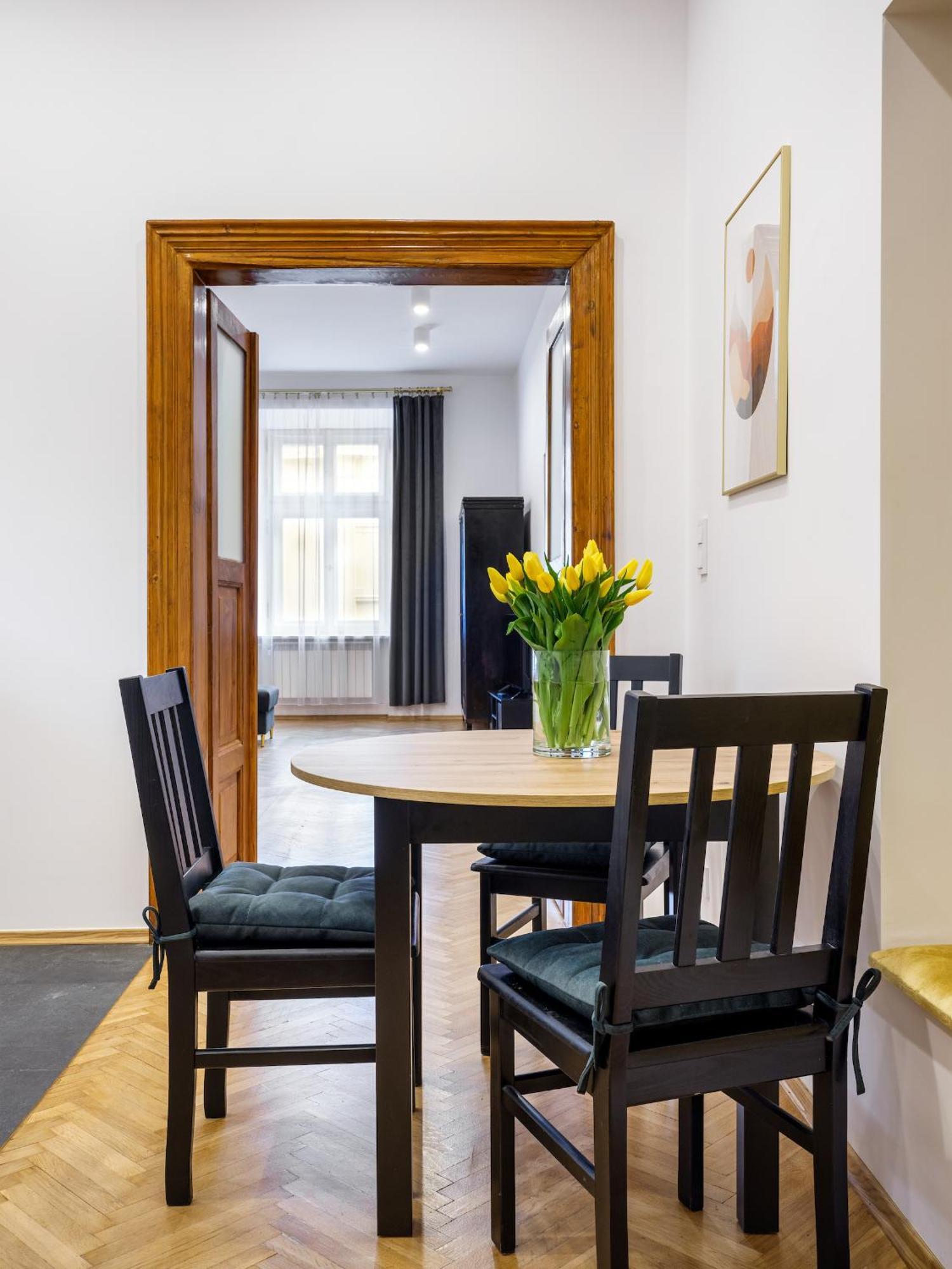Tyzenhauz Apartments Old Town Краків Екстер'єр фото