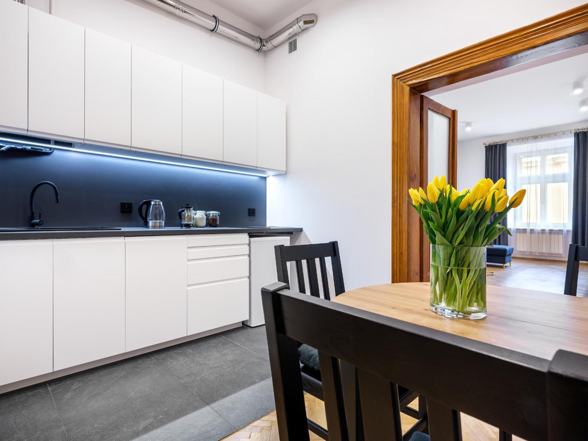 Tyzenhauz Apartments Old Town Краків Екстер'єр фото