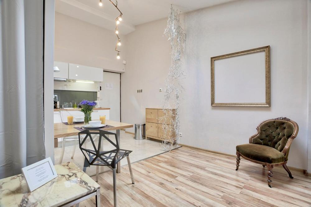Tyzenhauz Apartments Old Town Краків Екстер'єр фото