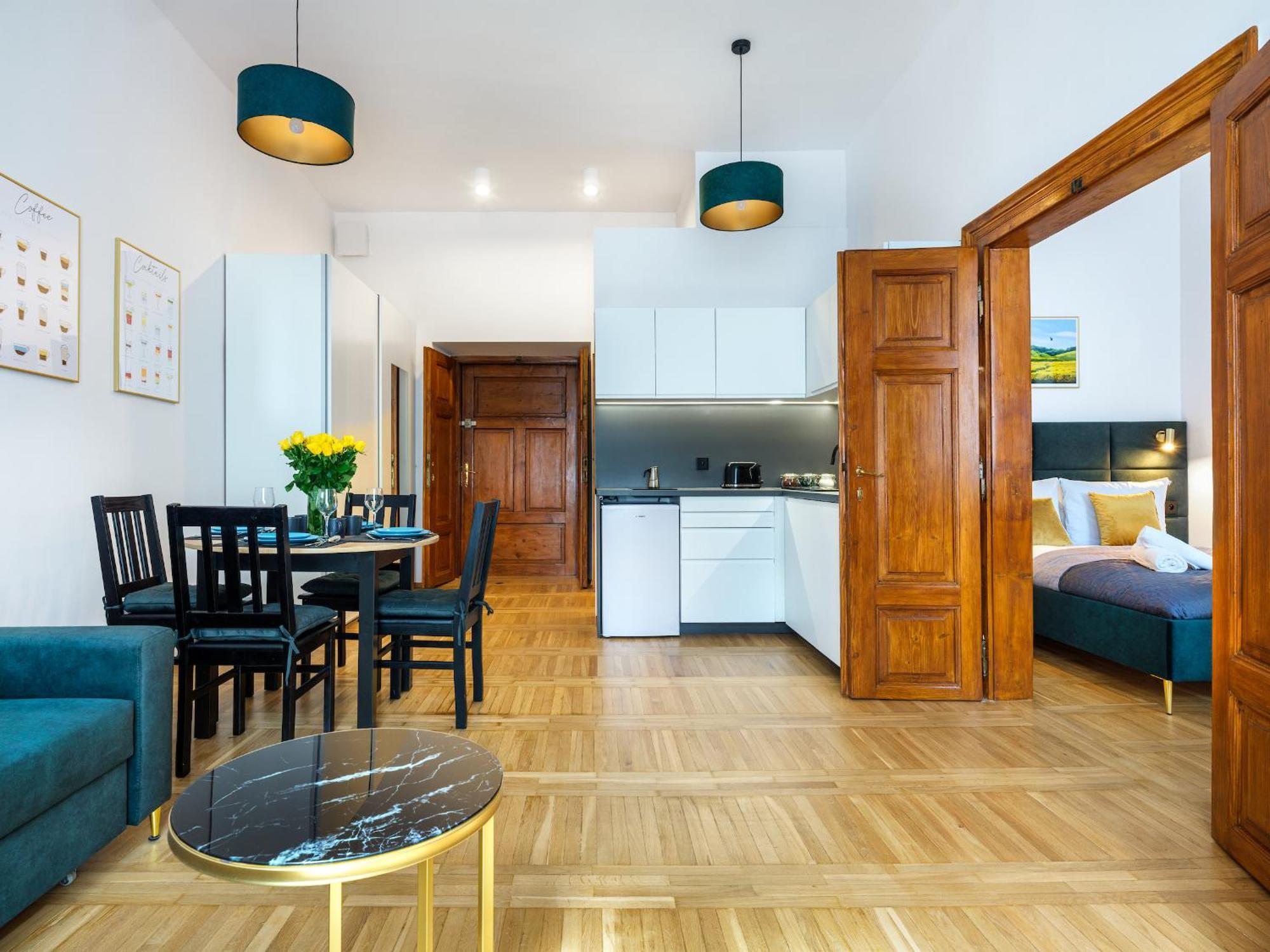 Tyzenhauz Apartments Old Town Краків Екстер'єр фото