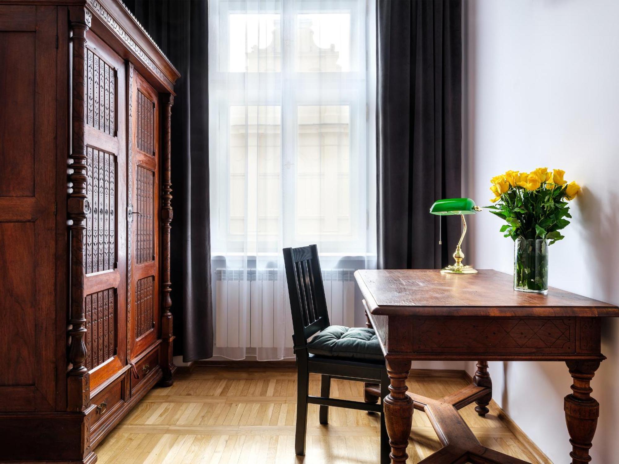 Tyzenhauz Apartments Old Town Краків Номер фото