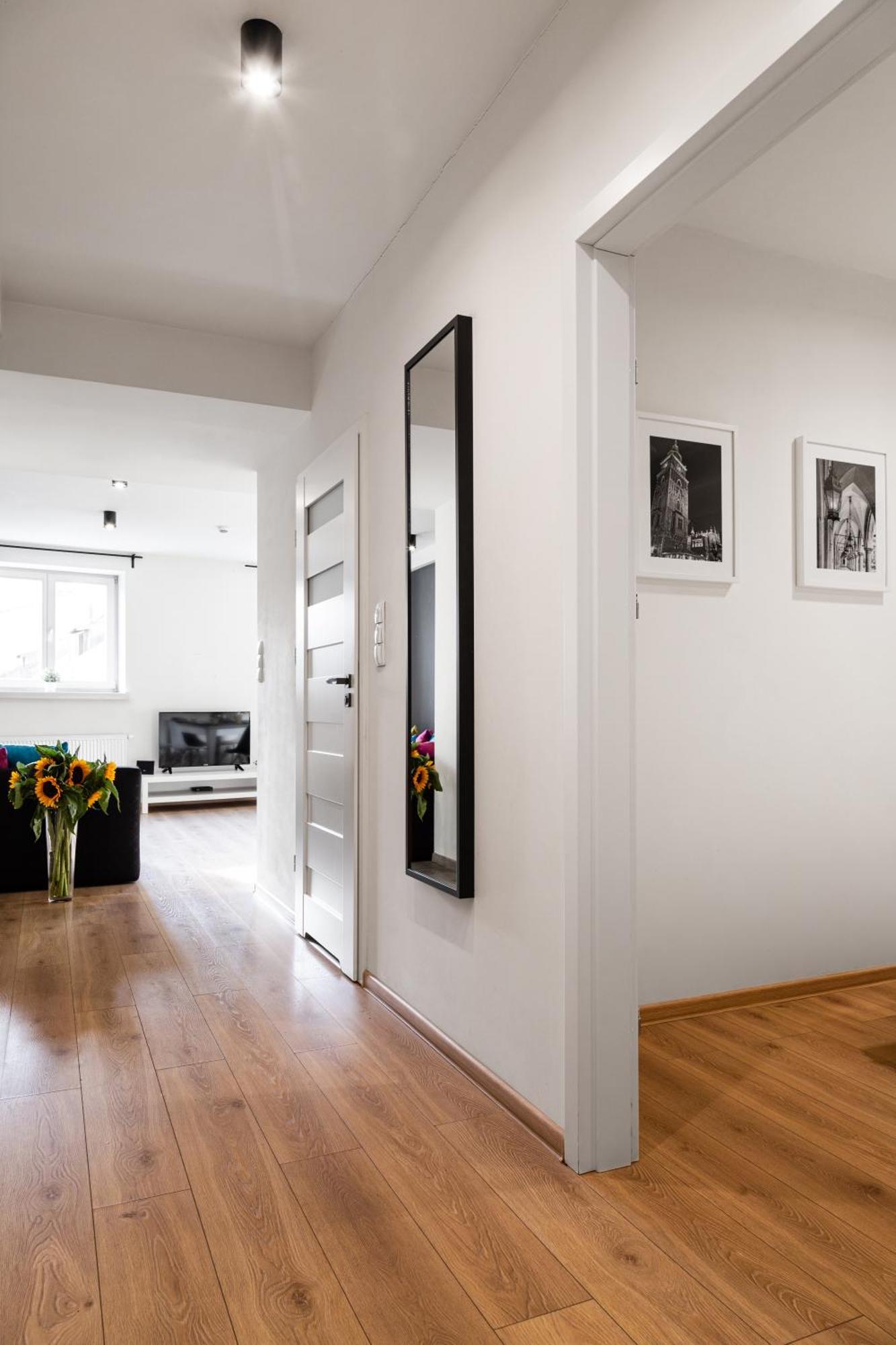 Tyzenhauz Apartments Old Town Краків Екстер'єр фото